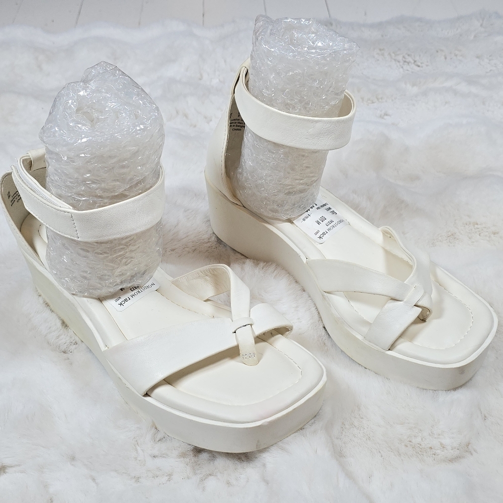 Franco Sarto Women's Chunky Strap Sandals Off White 9M Casual Summer Chic